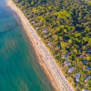 https://residence-riva-degli-etruschi.it-tuscanyhotel.com
